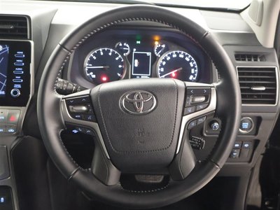 TOYOTA LAND CRUISER PRADO - 6