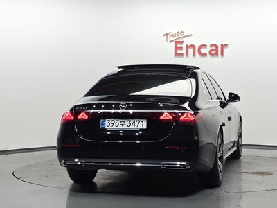 MERCEDES-BENZ E-CLASS - 4