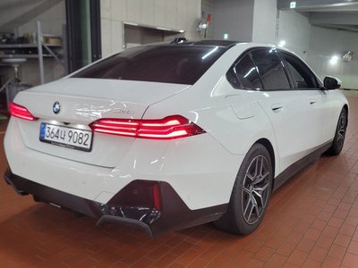 2026 BMW 5 SERIES — фото 9
