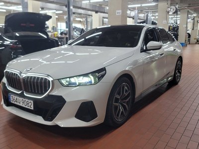 2026 BMW 5 SERIES — фото 8
