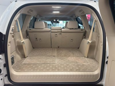 2023 Toyota LAND CRUISER PRADO photo 9