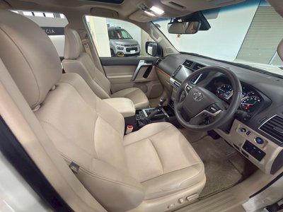 صورة مصغرة 42 لـ 2023 Toyota LAND CRUISER PRADO
