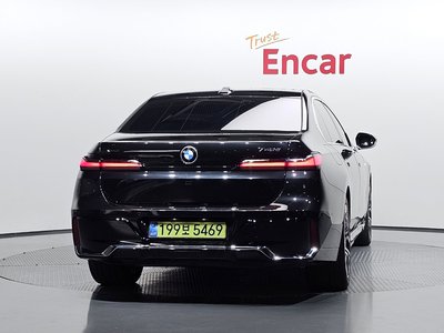 2025 BMW 7 SERIES photo 4