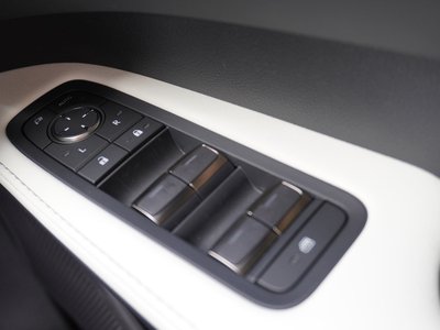 2026 Lexus RX 缩略图 19