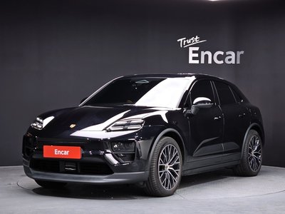 PORSCHE MACAN - 1
