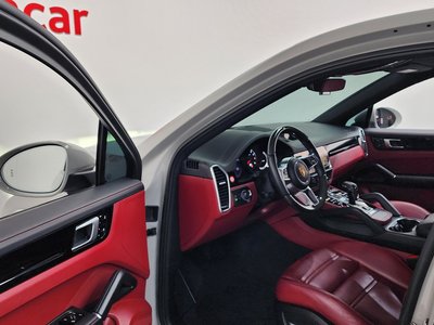PORSCHE CAYENNE - 10