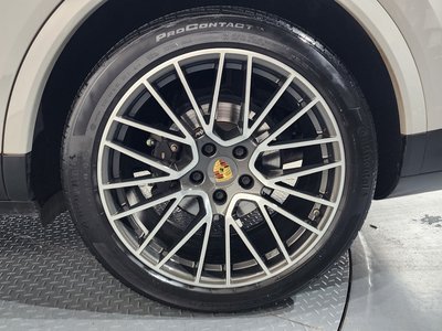 PORSCHE CAYENNE - 8