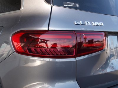 MERCEDES-BENZ GLB - 8