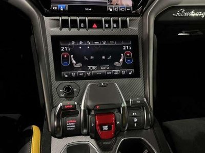 LAMBORGHINI URUS - 8