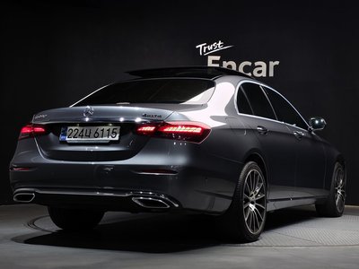 MERCEDES-BENZ E-CLASS - 4