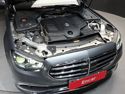 MERCEDES-BENZ E-CLASS - 7