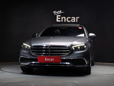 MERCEDES-BENZ E-CLASS - 2