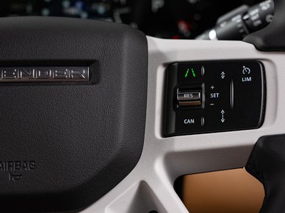 LAND ROVER DEFENDER - 8