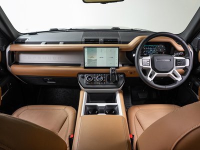 LAND ROVER DEFENDER - 2