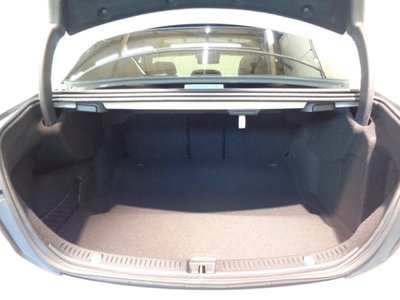 MERCEDES-BENZ E-CLASS - 6