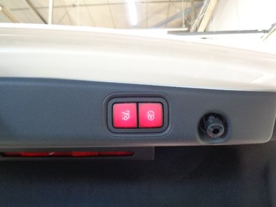 MERCEDES-BENZ E-CLASS - 7