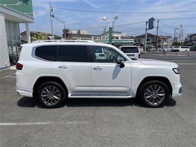 TOYOTA LAND CRUISER 300 - 8