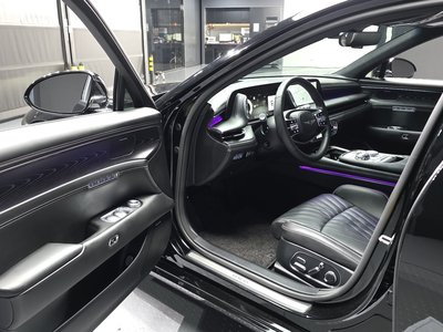 صورة 10 لـ 2022 Genesis G90 (RS4)