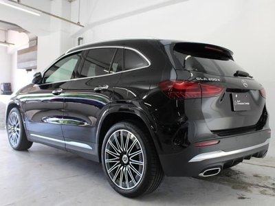 MERCEDES-BENZ GLA - 4