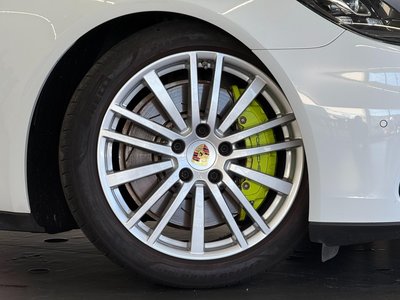 PORSCHE PANAMERA - 8