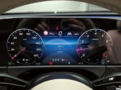 MERCEDES-BENZ E-CLASS - 8