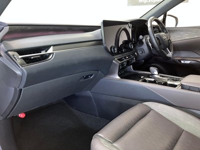 صورة 4 لـ 2024 Lexus RX