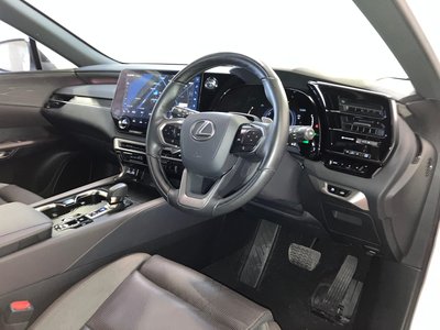 صورة 3 لـ 2024 Lexus RX
