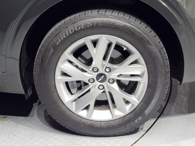 صورة 8 لـ 2024 Genesis GV70