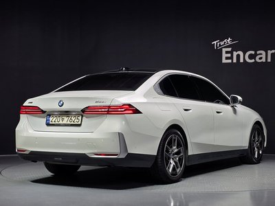 صورة 3 لـ 2023 BMW 5 SERIES