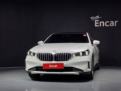 صورة 2 لـ 2023 BMW 5 SERIES