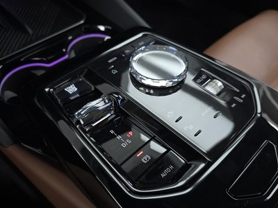 صورة 9 لـ 2023 BMW 5 SERIES
