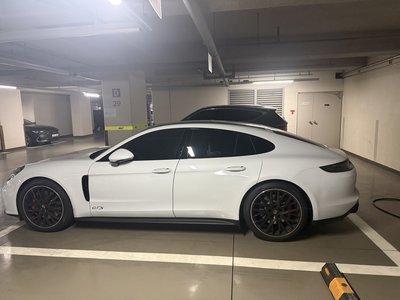 PORSCHE PANAMERA - 1