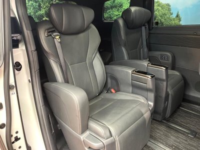 2025 Toyota ALPHARD thumbnail 11