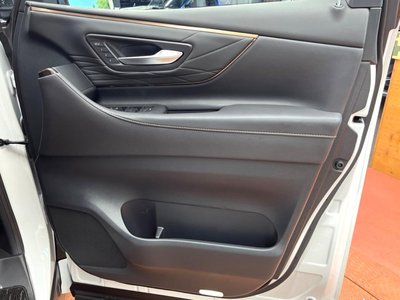 2025 Toyota ALPHARD thumbnail 32