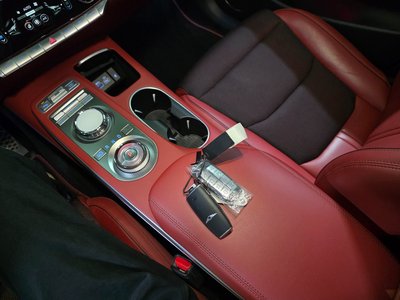 2022 Genesis GV70 thumbnail 11