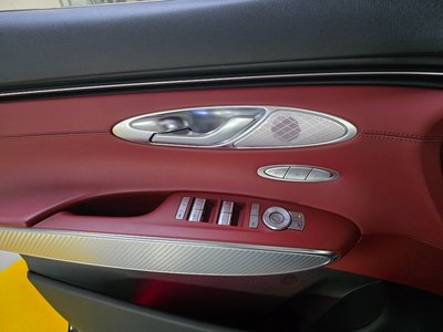 2022 Genesis GV70 thumbnail 13