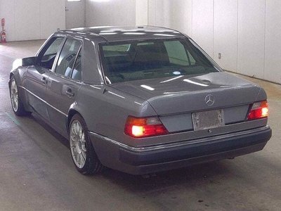 MERCEDES-BENZ E-CLASS - 2