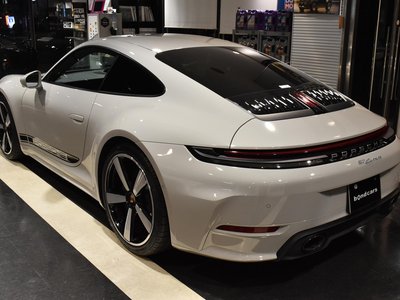 PORSCHE 911 - 9