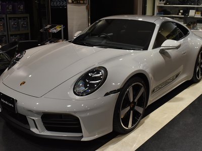 PORSCHE 911 - 8