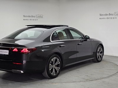 MERCEDES-BENZ E-CLASS - 4