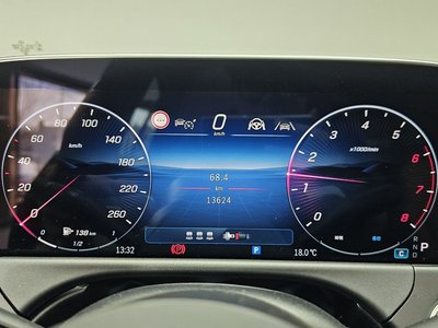 MERCEDES-BENZ E-CLASS - 8