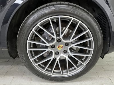 PORSCHE CAYENNE - 8