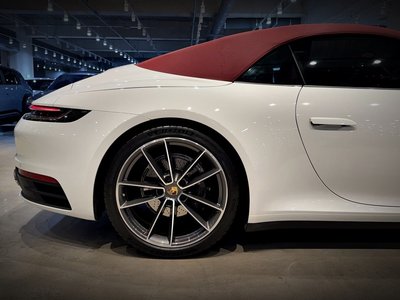 PORSCHE 911 - 4