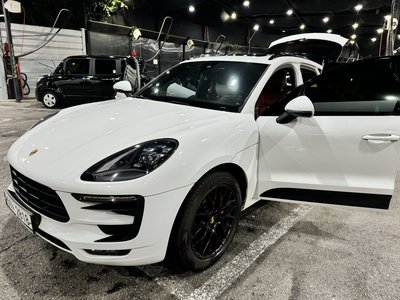 PORSCHE MACAN - 4