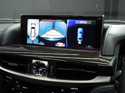 صورة 6 لـ 2021 Lexus LX