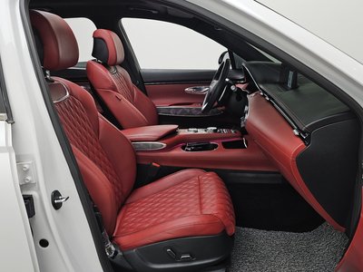 2022 Genesis GV70 — миниатюра 17
