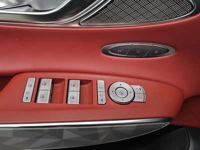 2022 Genesis GV70 — миниатюра 27