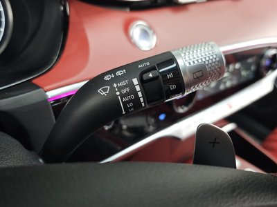 2022 Genesis GV70 — миниатюра 29