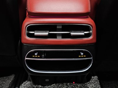 2022 Genesis GV70 — миниатюра 31