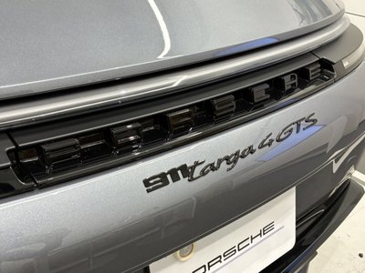 PORSCHE 911 - 8